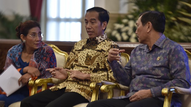 Mahfud menyebut Bintang Mahaputera buat Gatot, Susi, hingga Luhut seharusnya diberikan Agustus lalu namun ditunda, dan pemberiannya tak boleh melewati Desember.