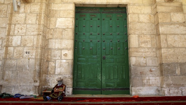 Bentrok Warga Palestina dan Polisi Israel di Masjid Al-Aqsa