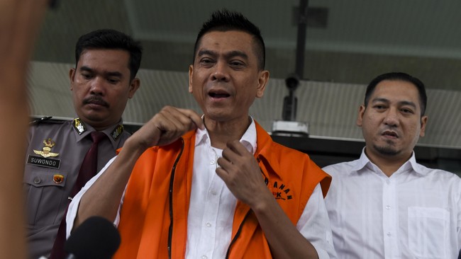 KPK terus melakukan pendalaman penyelidikan sehingga tidak menutup kemungkinan ada orang selain Sanusi yang akan ditetapkan sebagai tersangka