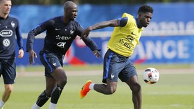 Barca Sukses Rekrut Bek Timnas Perancis