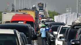 Macet Parah Brebes, YLKI Sebut Operator Tol Tak Berpengalaman