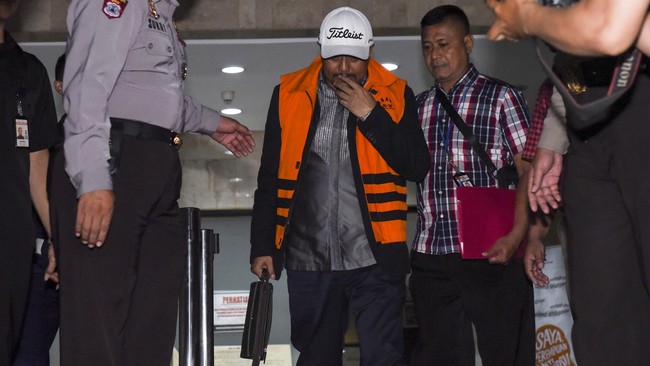 Penasihat hukum menilai KPK tidak memiliki bukti rill soal penyerahan uang secara langsung dari tersangka pemberi suap terhadap I Putu Sudiartana.