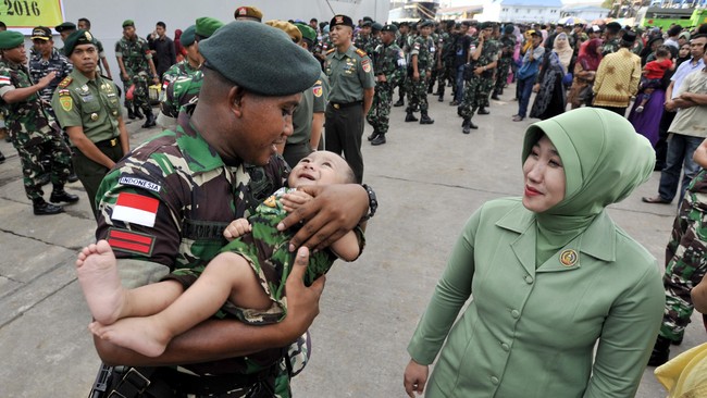 Menyusul kecelakaan helikopter Bell-412 di Malinau, TNI AD akan mengevaluasi pola penyaluran logistik ke pos-pos militer di kawasan yang sulit dijangkau.