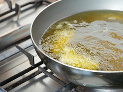 Netizen Ini Dibully Karena Tak Mau Makan Ayam yang Digoreng dengan Minyak Jelantah