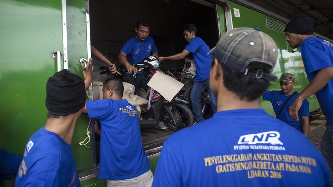 Saat ini, pendaftar fasilitas pengangkutan sepeda motor dengan moda khusus kereta api sudah mencapai sekitar 90 persen dari 18.100 motor yang disediakan.