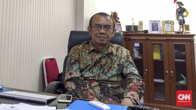Sesmenpora Gatot S Dewa Broto mengatakan pihaknya akan menggelar rapat membahas izin Liga 1 bersama PSSI dan PT LIB pekan depan.