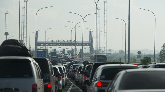 Kementerian Perhubungan akan membentuk tim khusus agar kemacetan di pintu keluar tol Brebes Timur (Brexit) tak terulang di musim mudik Lebaran 2017.