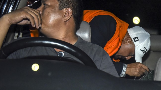 Wihadi Wiyanto jadi saksi dalam kasus dugaan suap proses pengajuan proyek 12 ruas jalan di Sumbar yang menjerat rekan sekomisinya, I Putu Sudiartana.