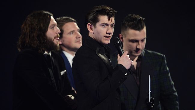 Alex Turner dkk menyumbang patung AM Elephant untuk menggalang dana di kampung halaman tercinta, Sheffield di Inggris.