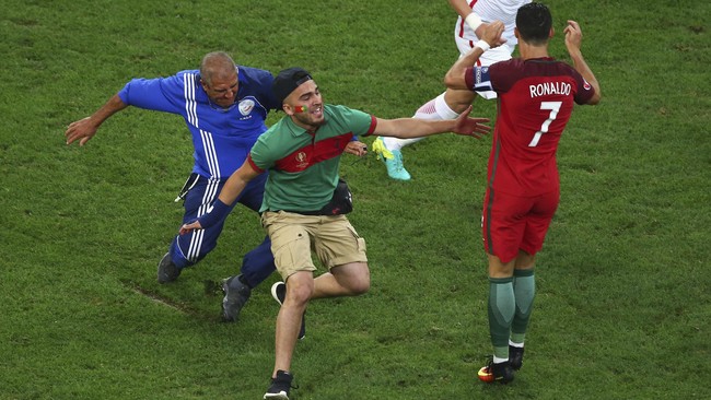Sejumlah orang di Twitter mengatakan itu adalah gerakan terbaik Cristiano Ronaldo di sepanjang pertandingan Portugal melawan Polandia.