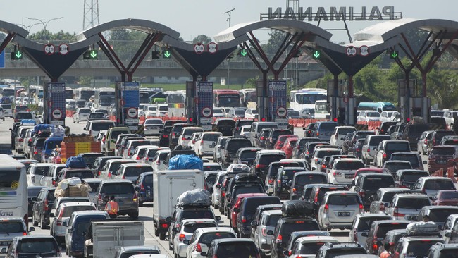 PT Jasa Marga (Persero) memperkirakan volume kendaraan di Tol Palimanan naik 12 persen dibanding tahun lalu.