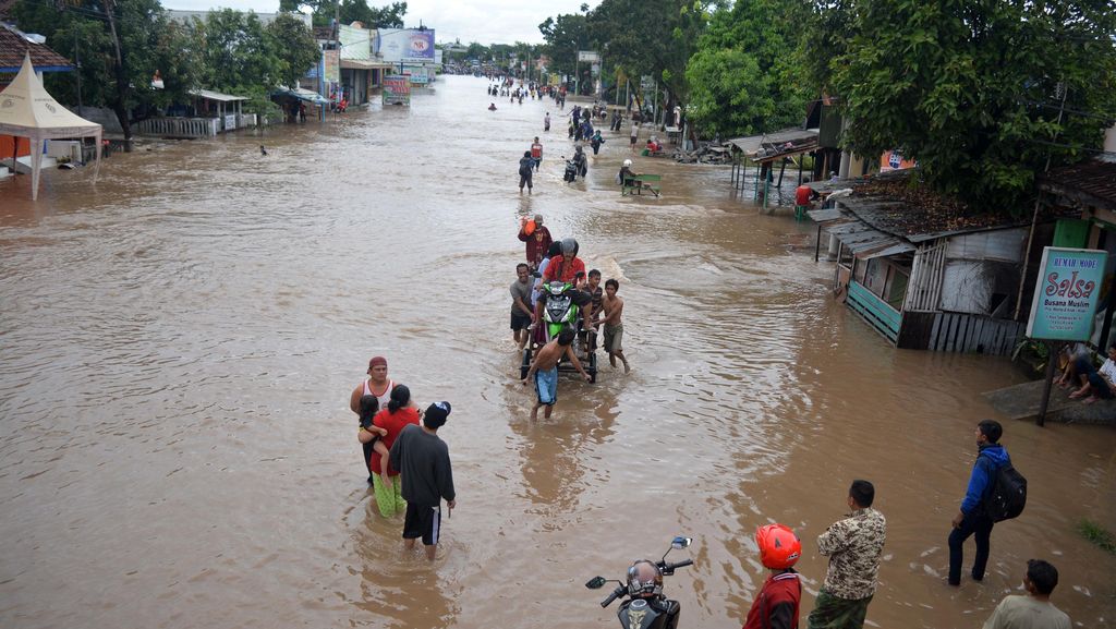 Jalur Pantura Pasuruan Normal Lagi Usai Lumpuh Terendam Banjir