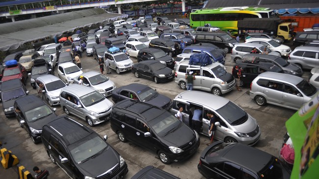 Pemudik yang melintasi jalur selatan Jawa Tengah, khususnya batas Jawa Barat hingga Karangpucung, untuk mewaspadai beberapa titik rawan longsor.