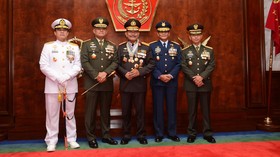 Saling Balas Beri Gelar Kehormatan Kapolri-Panglima TNI