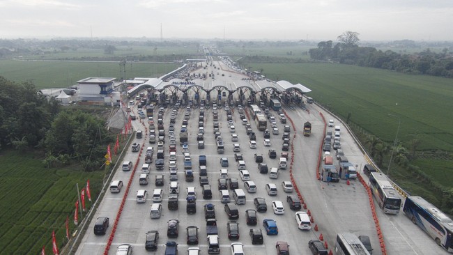 Berdasarkan data empat gerbang tol utama ke Jakarta, Gerbang tol Palimanan, Ciawi, Cikarang Utama, dan Merak, hanya arus balik di Palimanan yang naik.