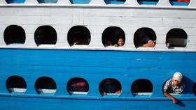 Kapal Patah Kemudi Terombang-ambing di Maluku Tenggara