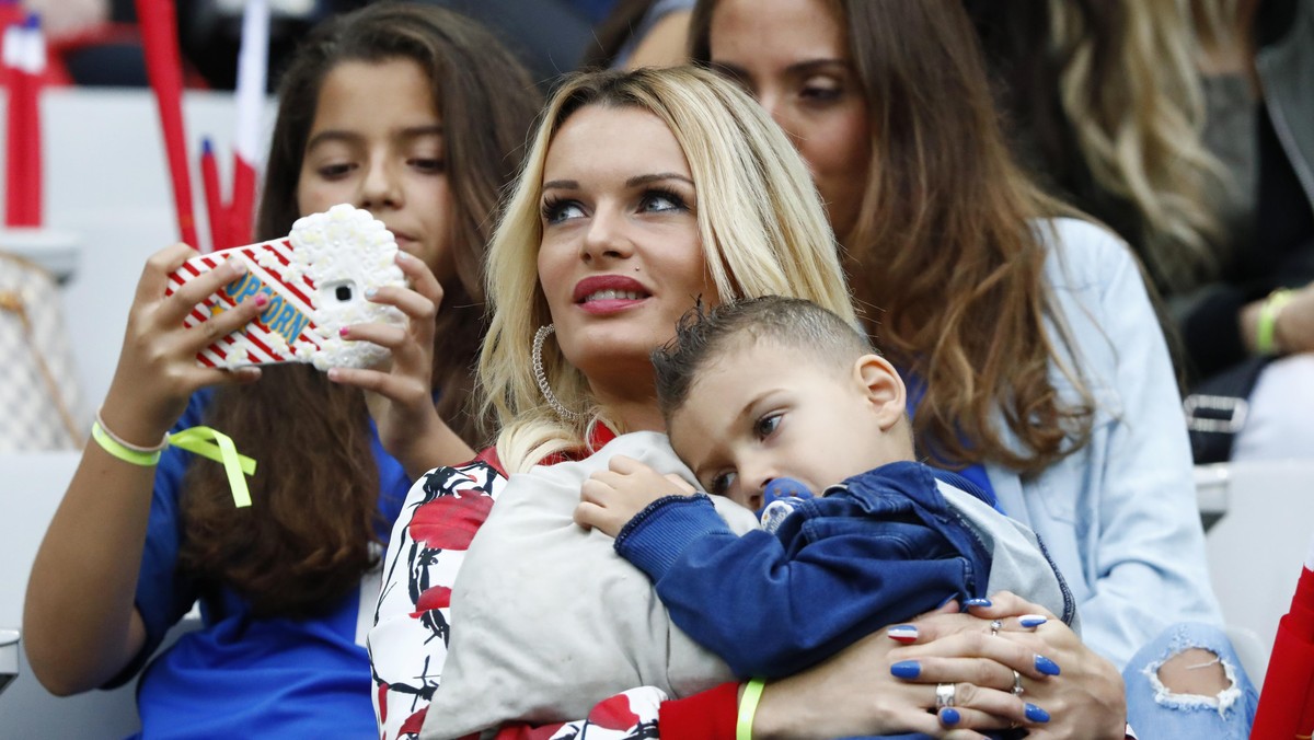 Foto-foto Terbaik WAGs Timnas Perancis