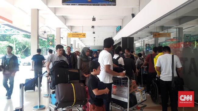 AP II memprediksi kenaikan jumlah penumpang mudik jelang Idul Fitri mencapai 25 persen di Bandara Soekarno Hatta dan Halim Perdanakusuma.