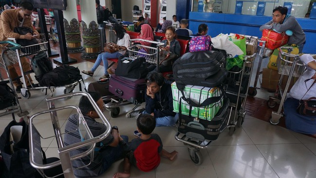 Kenaikan jumlah penumpang pesawat tersebut jika dibandingkan dengan jumlah penumpang pada lebaran tahun lalu.