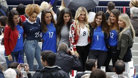 Foto-foto Terbaik WAGs Timnas Perancis