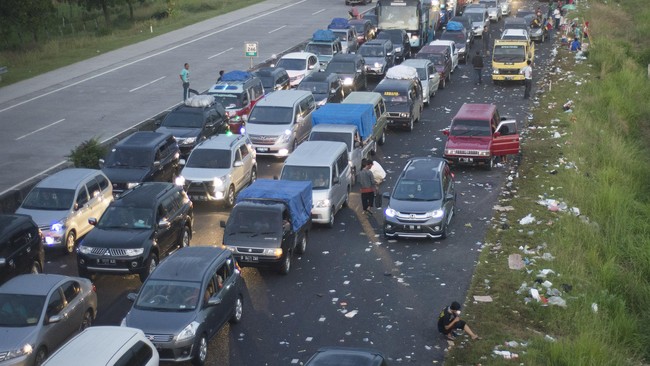 Polda Jateng belum mendapat kepastian rekam medis atas dugaan korban tewas akibat kemacetan berat di ruas tol Pejagan-Brebes, Jawa Tengah sejak H-3 lebaran.