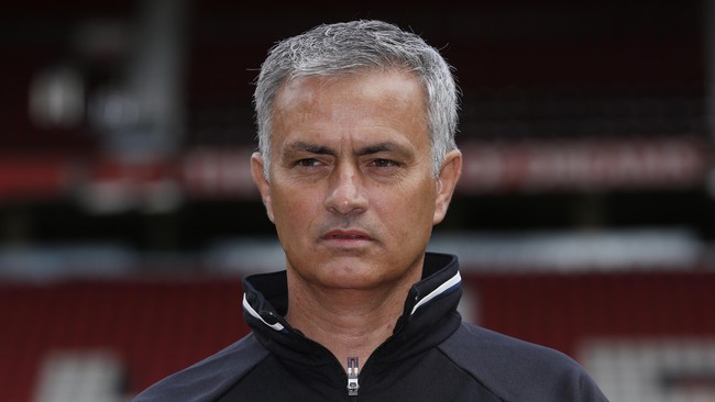Jose Mourinho menegaskan bahwa tidak masuk akal seandainya ia mempertahankan permusuhan dengan Pep Guardiola di Liga Inggris.