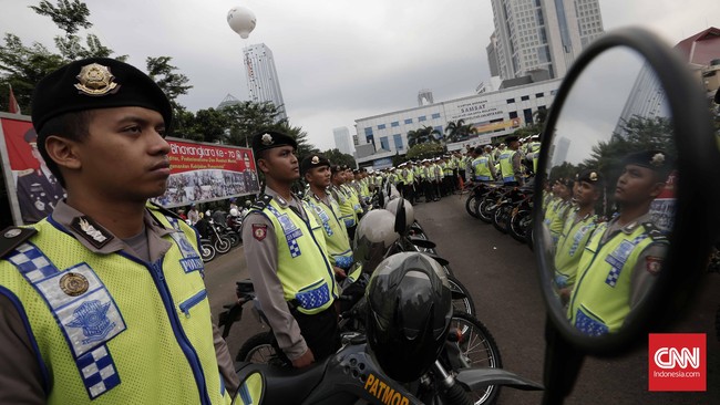 Menjelang aksi #212, sejumlah perwakilan asing di Indonesia, terutama para negara tetangga, merilis imbauan bagi warganya agar waspada.