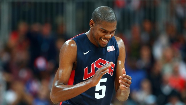 Keputusan Kevin Durant meninggalkan klub yang telah dibelanya delapan tahun tak bisa diterima dengan lapang dada oleh para penggemar beratnya.
