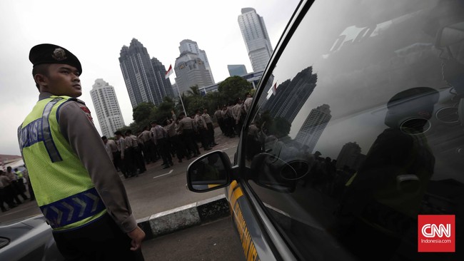 Polda Metro Jaya mengimbau warga meniadakan kegiatan takbir keliling di tengah Jakarta yang masih dalam status PSBB Transisi.