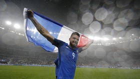 Giroud Tetap Menanti Karim Benzema