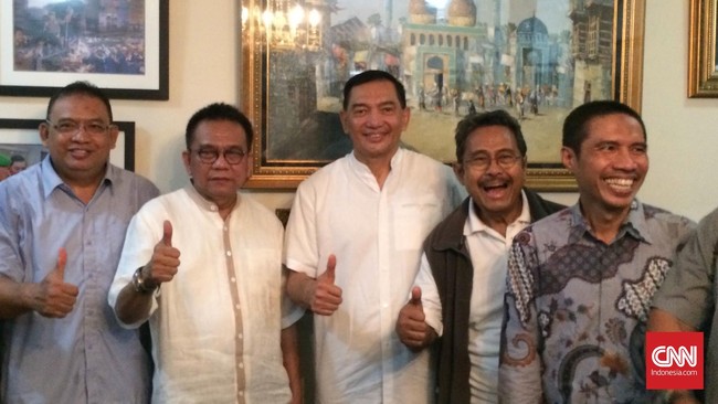 Mantan jenderal bintang tiga TNI, Sjafrie Sjamsoeddin, menyatakan akan berkompetisi pada penjaringan bakal calon gubernur DKI yang digelar partai politik.