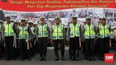 Siaga Jakarta untuk Malam Hari Raya Polda Metro Jaya menggelar apel khusus untuk mengamankan jalannya malam takbiran. Mereka yang melanggar tetap akan ditindak. Ancaman teror juga diwaspadai.