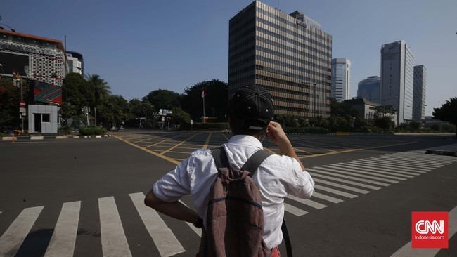 Saat sebagian besar warga mudik, warga asli Jakarta tetap berlebaran di ibu kota. Tak ada istilah mudik bagi mereka karena Jakarta adalah kampung halaman.