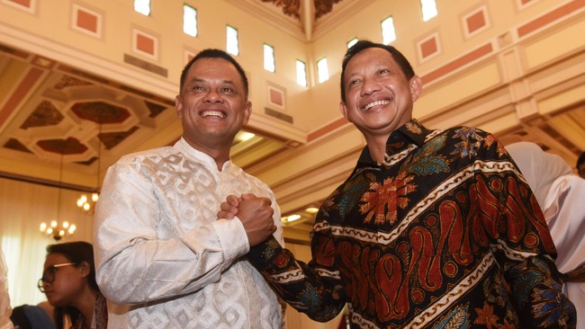 Satgas Operasi Tinobala bergerak dalam kesenyapan menjelang baku tembak  yang melumpuhkan pemimpin Mujahidin Indonesia Timur, Santoso dan rekannya, Muktar.