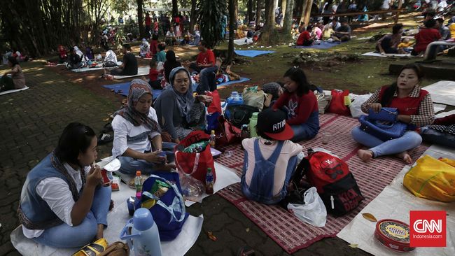 Dibanding Mal Warga Pilih Piknik Di Kebun Binatang Ragunan