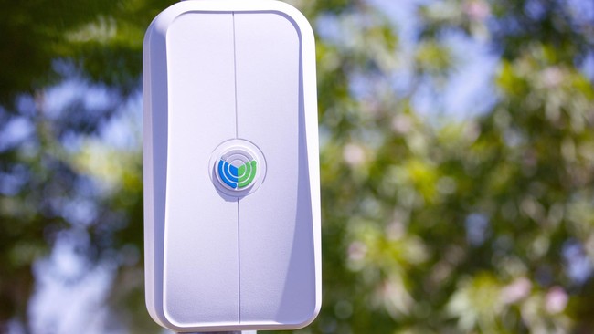 Facebook terus berupaya untuk menyediakan akses internet hingga ke pelosok pedesaan. Salah satunya dengan OpenCellular.