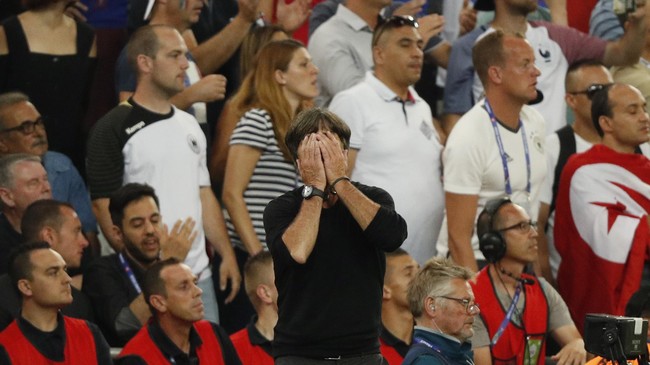 Pelatih Jerman Joachim Loew menilai kekalahan 0-2 dari Perancis di babak semifinal Piala Eropa 2016, Jumat (8/7) dini hari WIB, adalah hasil yang tak adil.