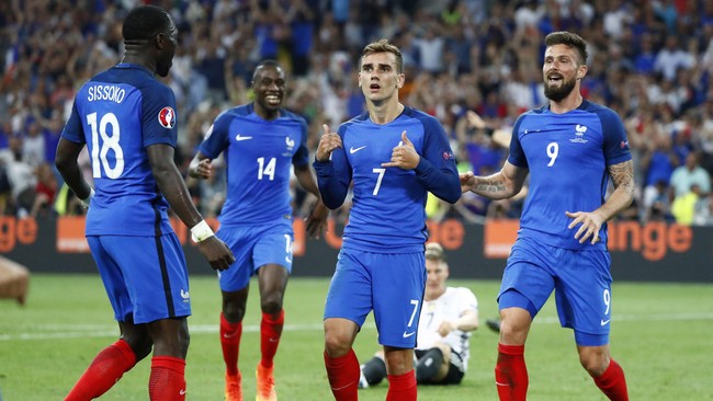 Perancis dan Portugal sama-sama memulai turnamen dengan performa kurang impresif namun akhirnya sukses jadi dua tim terakhir yang bertahan.