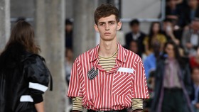 Ketika Nafas Konservatif Berjumpa Romantisme Sembrono