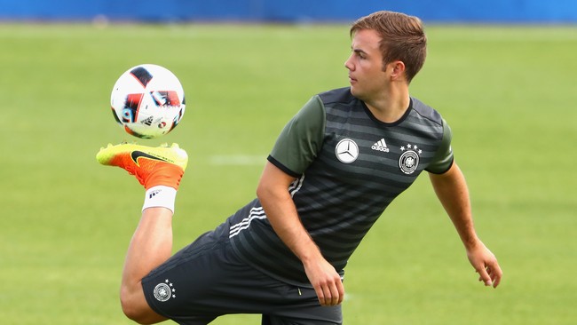 Mario Goetze akhirnya hengkang dari Bayern Munich dan kembali ke Borussia Dortmund, klub yang telah membesarkan namanya.