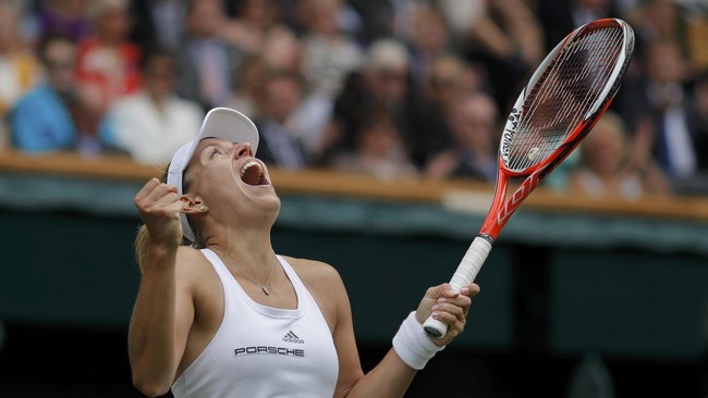 Angelique Kerber semakin dekat dengan cita-citanya menggulingkan Serena Williams dari puncak dunia dengan merebut satu tempat di semifinal.