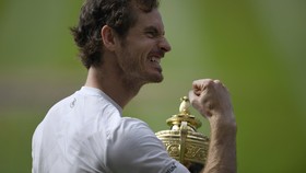 Ketika Andy Murray Bahagia Menjuarai Wimbledon