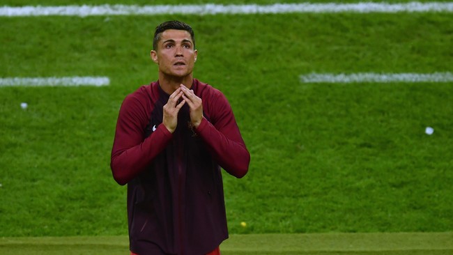 Cristiano Ronaldo sukses membalaskan sakit hatinya kalah di Piala Eropa 2004. Meski hanya bermain 25 menit di final kali ini, ia sangat bahagia.