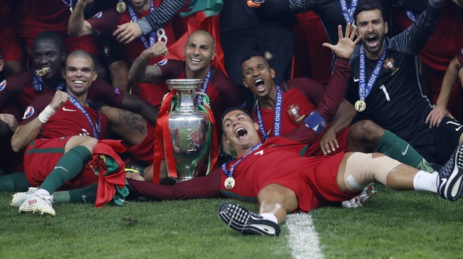 Pelatih Fernando Santos merilis skuat sementara timnas Portugal untuk Piala Dunia 2018 yang berisikan 35 pemain.
