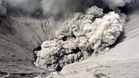 Viral Bule Kencingi Gunung Bromo Dapat Kecaman Keras