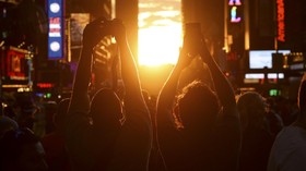 Berburu 'Manhattanhenge' di Langit New York