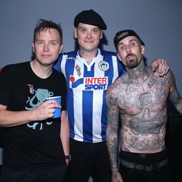 Lirik Lagu First Date - Blink 182