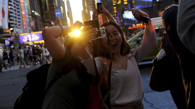 Berburu 'Manhattanhenge' di Langit New York