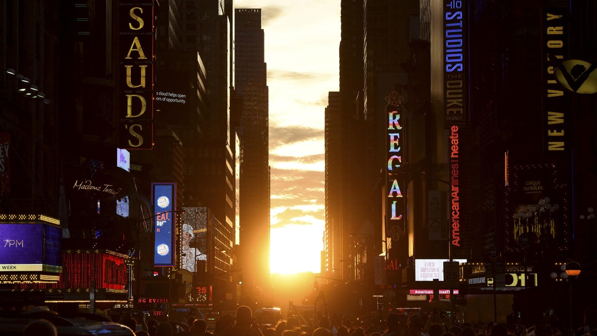 Berburu 'Manhattanhenge' di Langit New York