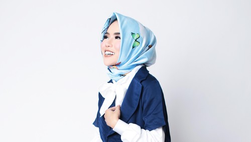 5 Hijabers Indonesia di Bawah Usia 30 Berpenghasilan Hingga Miliaran Rupiah 5 Hijabers Indonesia di Bawah Usia 30 Berpenghasilan Hingga Miliaran Rupiah